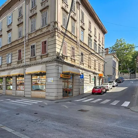 Collins Emerald Center *