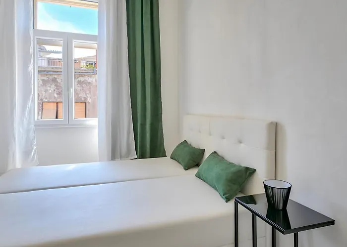 Apartment Collins Emerald Center *