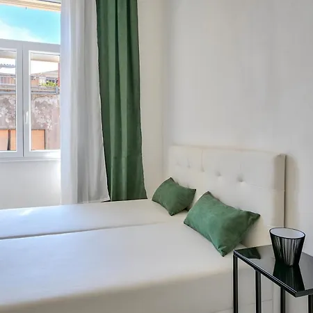 Apartment Collins Emerald Center *