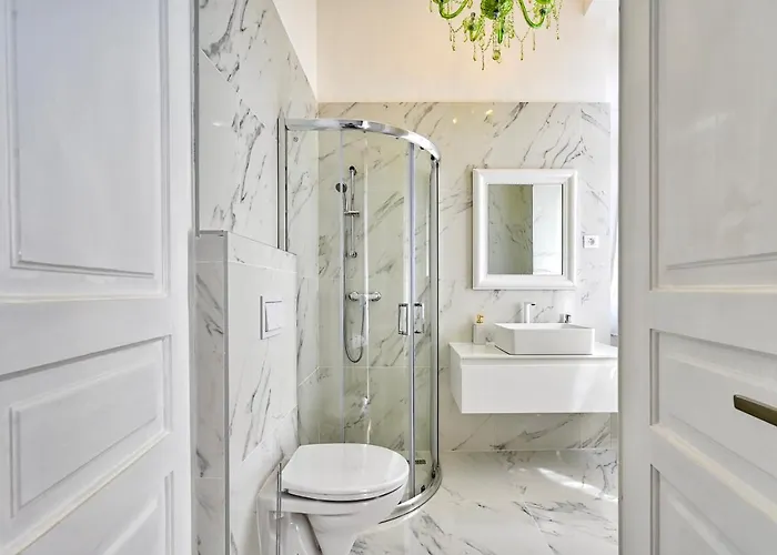 公寓 Collins Emerald Center *