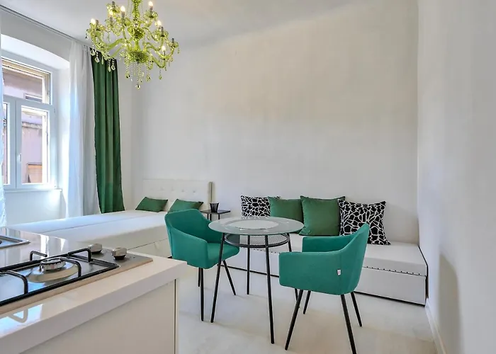 Collins Emerald Center